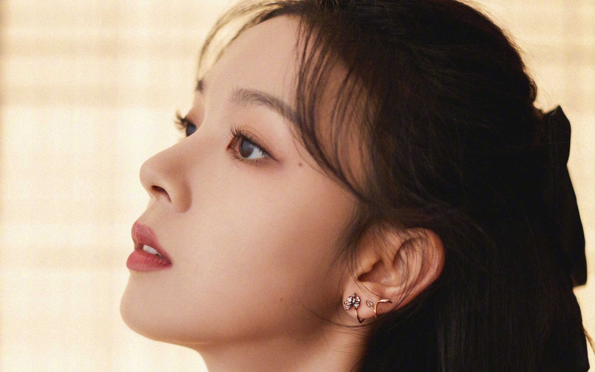 _极地冰泳赛事：在极寒中感受运动魅力_，极地冰屋图片