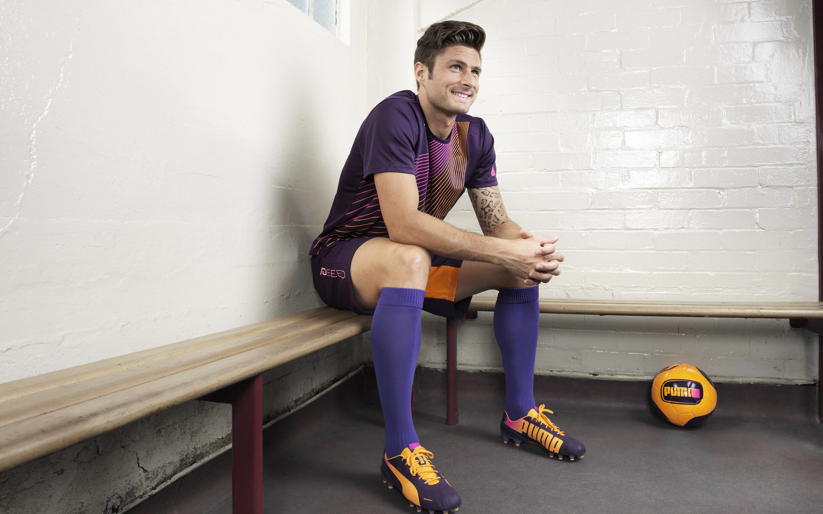 Kaiyun APP-_老鹰快攻犀利，比赛节奏之快令人惊叹_，老鹰进攻图解