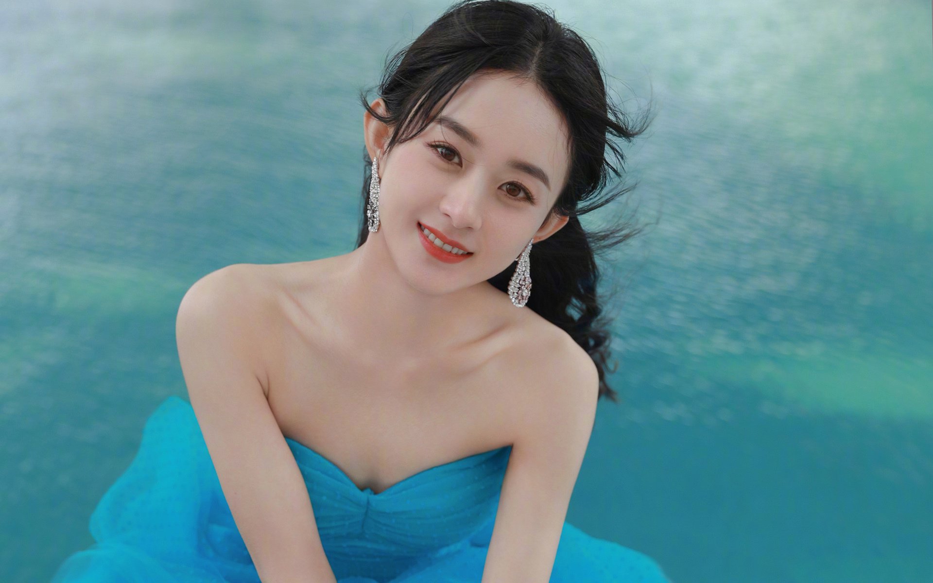 开云网页版-尼姆主场失利，球队排名继续下滑，尼姆队徽