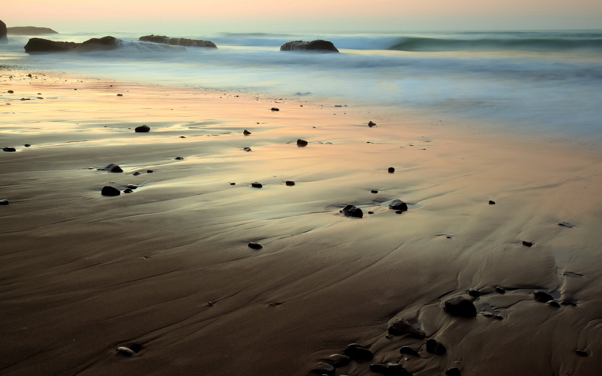 曼斯菲尔德客场表现顽强,野马军团力争突破,曼斯菲尔德的一生