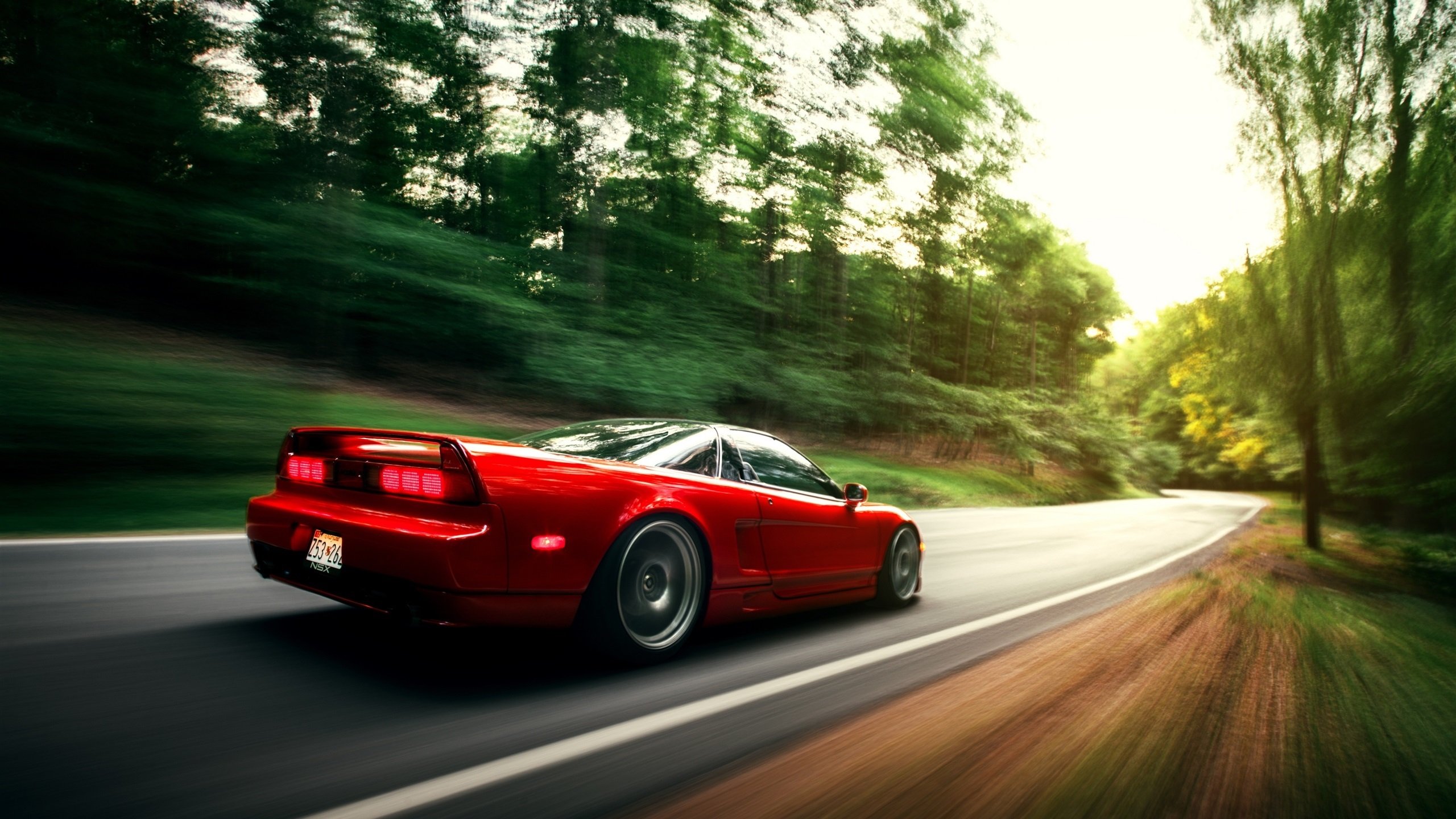 青训中心设置战术视频复盘角培养自主学习能力，训练营复盘